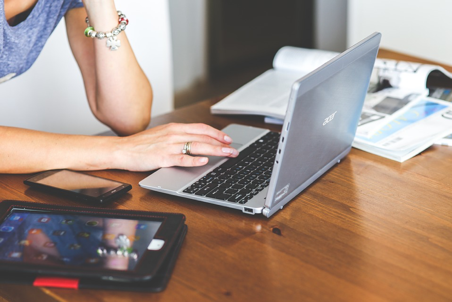 woman on laptop